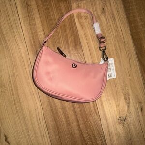 Lululemon city essentials mini purse